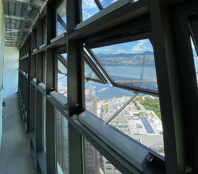 Natürliche Lüftung mit elektrischen Fensterantrieben: Vorteile für moderne Gebäude